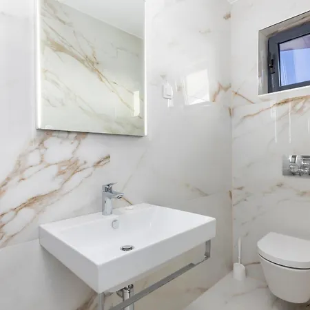 Lovely In With House Sea View Apartment