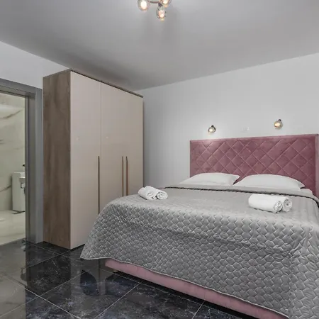 Apartment Lovely In With House Sea View Lovran